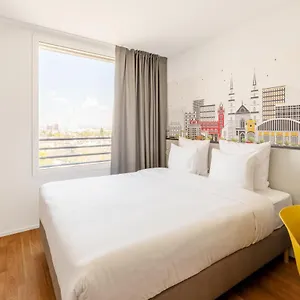 B&B Hotel Basel فندق بازل