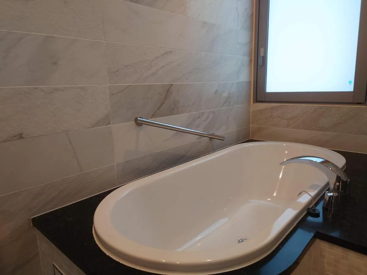 Koko Hotel Premier Nihonbashi Hamacho Токио