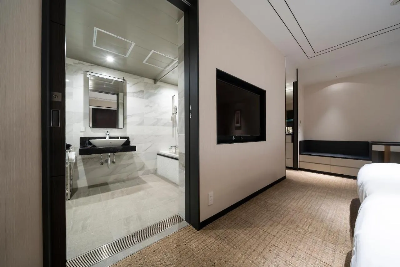 Koko Hotel Premier Nihonbashi Hamacho Токио Япония