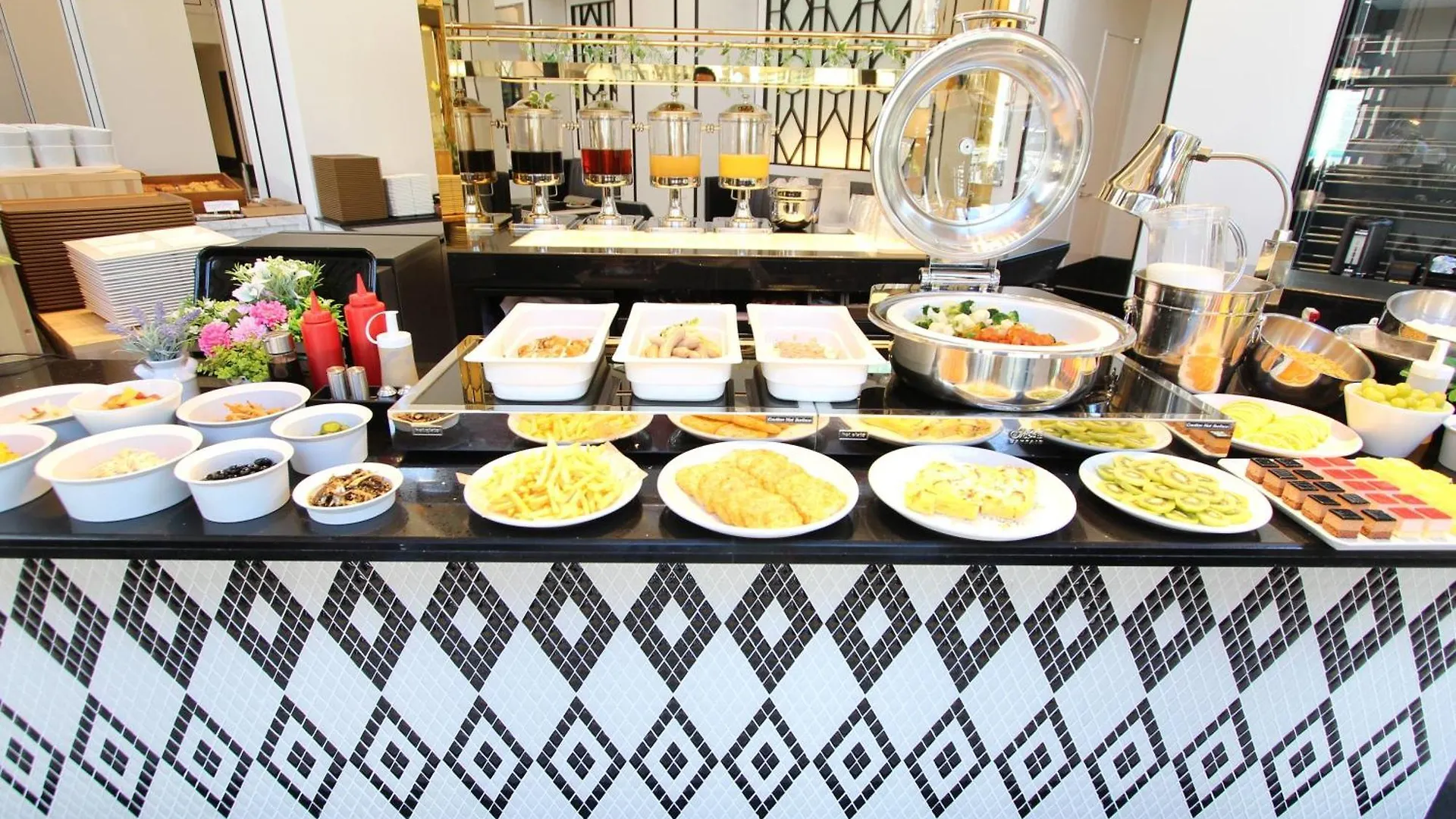 Koko Hotel Premier Nihonbashi Hamacho Токио