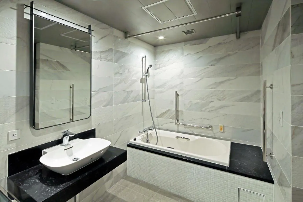 Koko Hotel Premier Nihonbashi Hamacho Tokyo 3*,  Japan